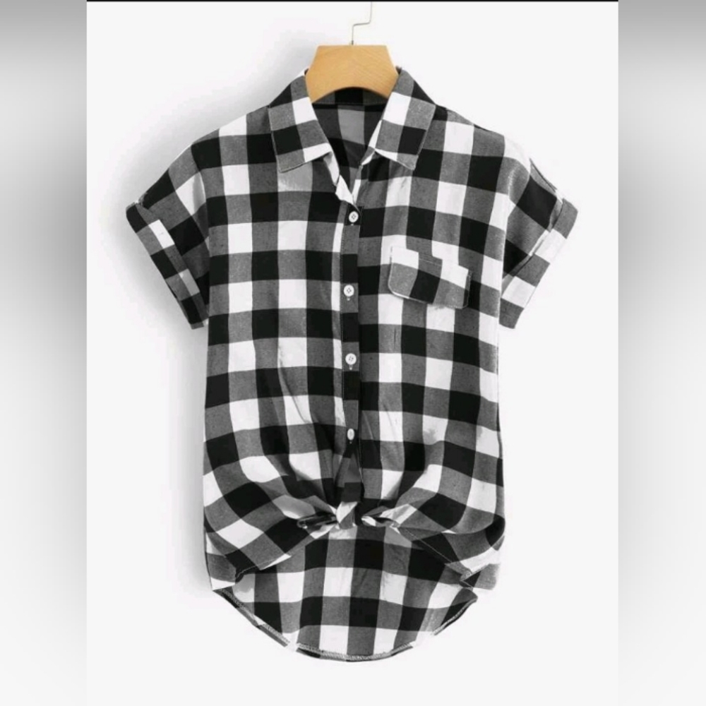 SheinBuffalo Plaid Knot Hem Short Sleeve Buttom Down Shirt Size M